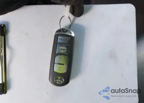 2019 Toyota Yaris Xle from USA, damaged, VIN 3MYDLBYV8KY513608